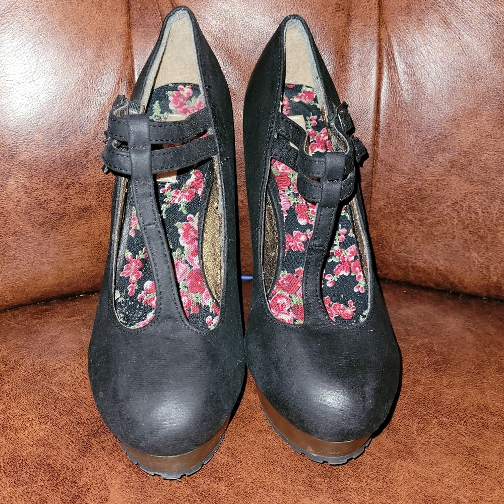 QUPID Women's Platform Shoes